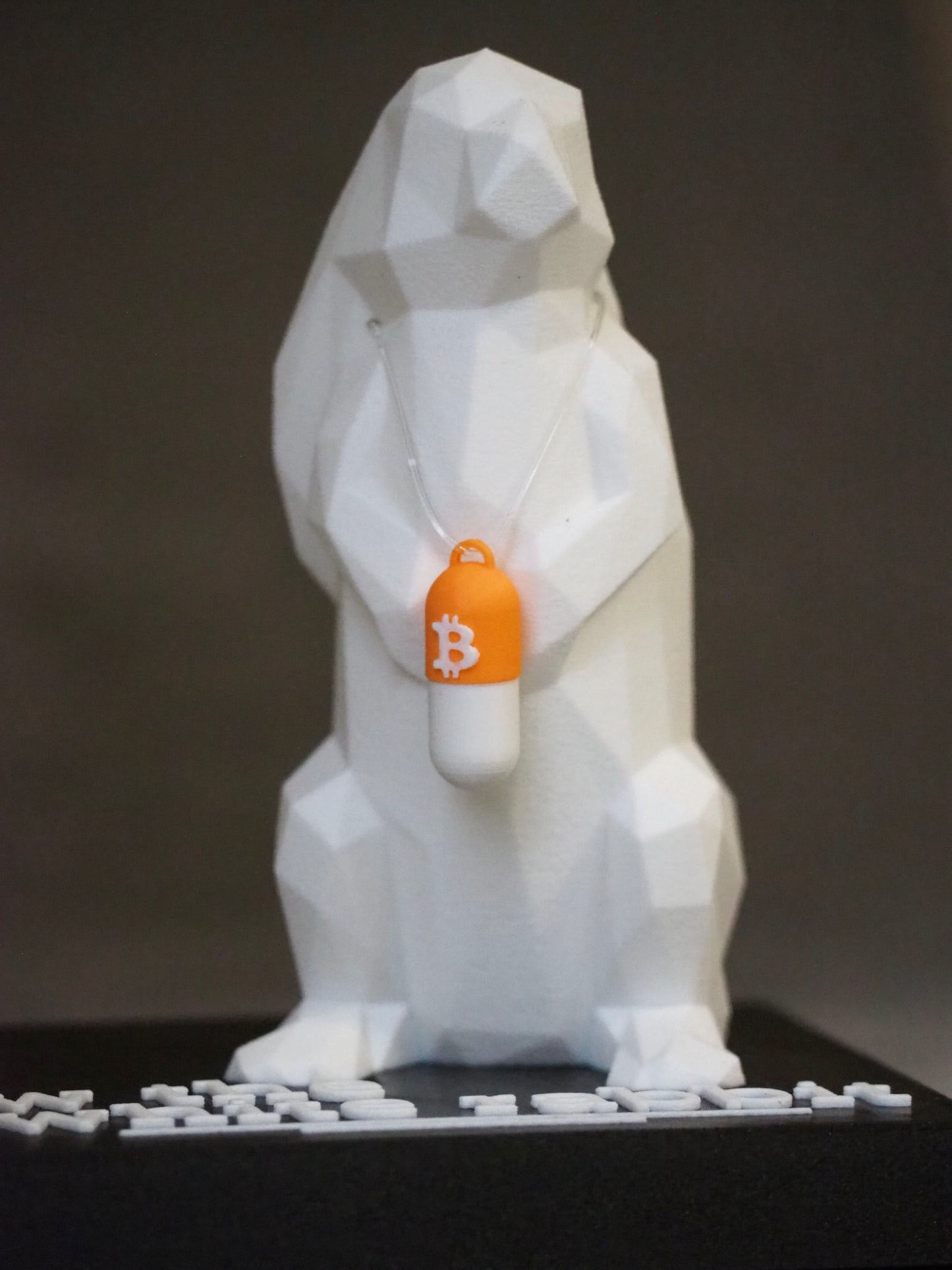 White rabbit - Statue