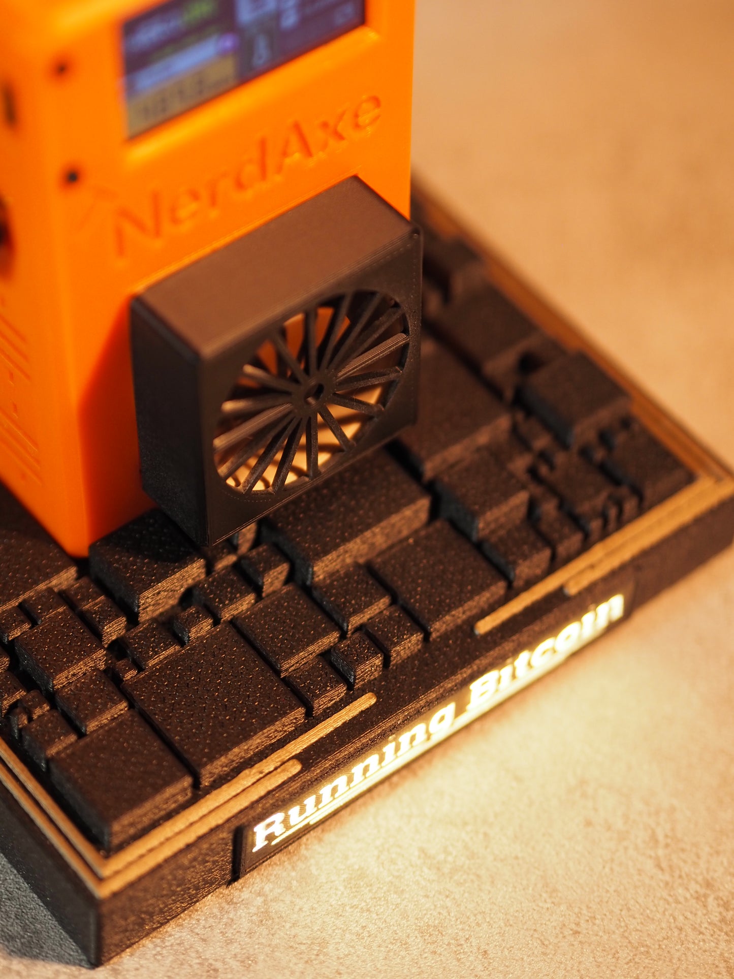 Base „Running Bitcoin“ LED - Nerdaxe Edition