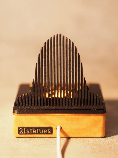 Satoshi Nakamoto RGB LED - Holz Statue quadratisch